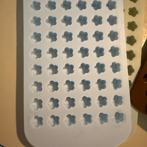 7 various silicone molds - Picture 6 of 6